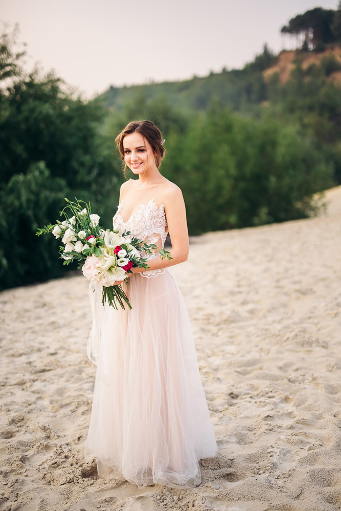 Свадебная фотосессия в песчаных карьерах в Жуковском (фото)