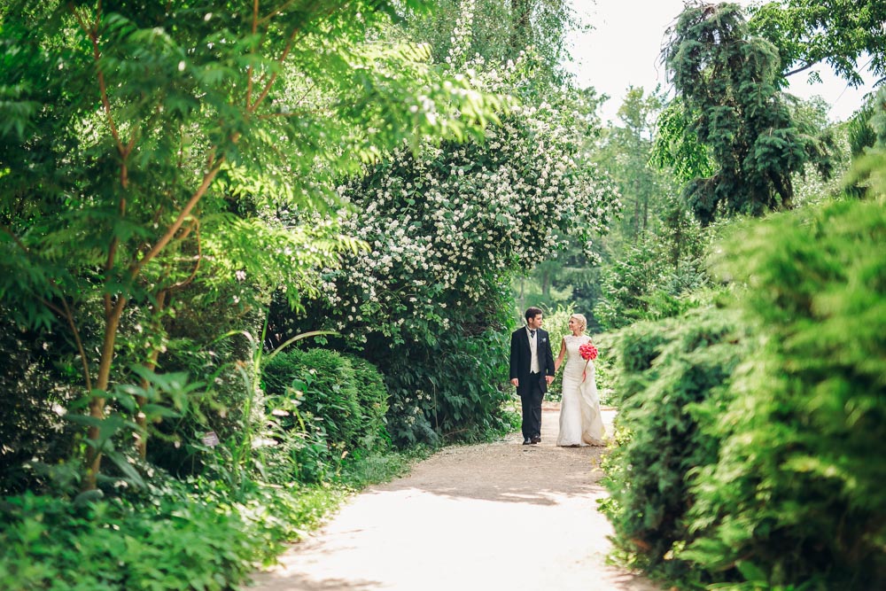 Свадебная фотосессия в Аптекарском огороде (Ботанический сад МГУ) (фото)